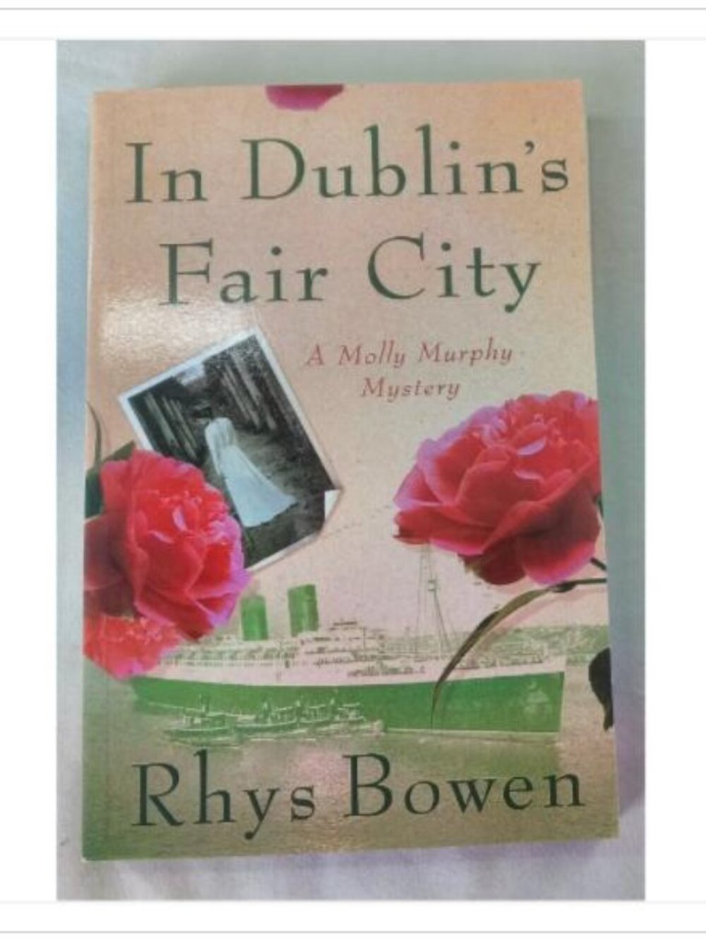In Dublin's Fair City Rhys Bowen 2007 First U.S. Edition Paperback Book Vintage